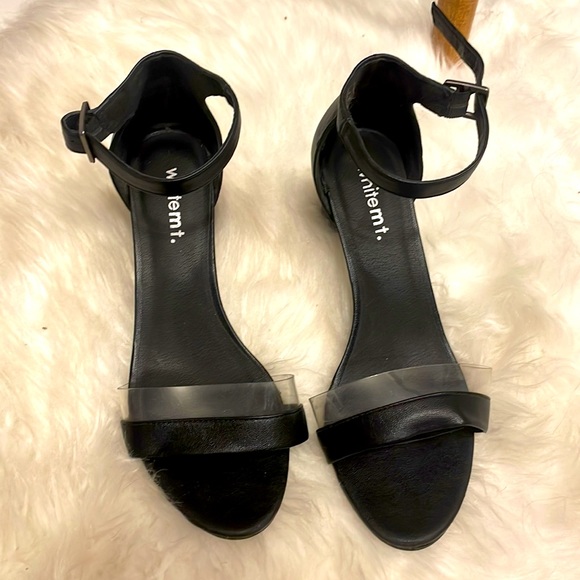 Blacks low-heels - Picture 2 of 3